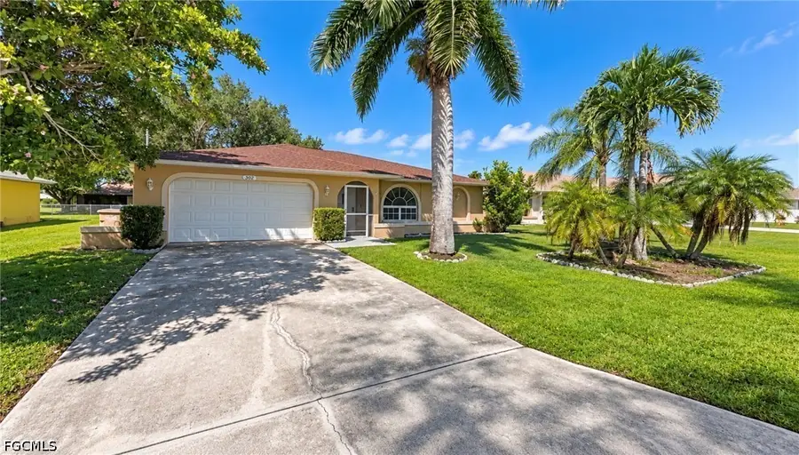 302 SE 1st Place, Cape Coral, FL 33990 - #2