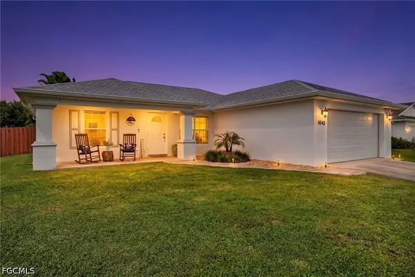 1042 Harwood Avenue S, Lehigh Acres, FL 33974