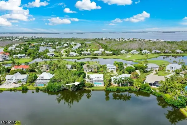 9015 Mockingbird Drive, Sanibel, FL 33957