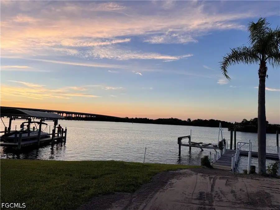 321 Shoreland Drive, Fort Myers, FL 33905 - #3