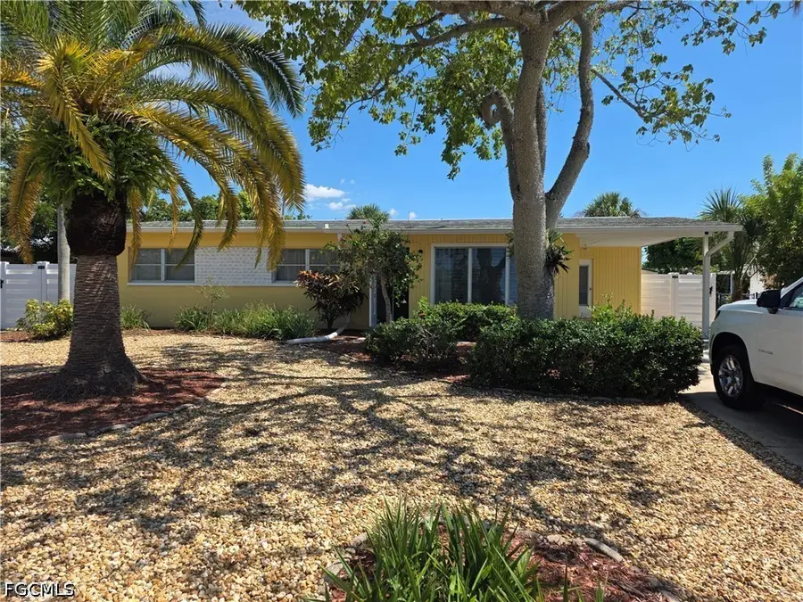 6235 Columbia Drive, Bradenton, FL 34207 - #2
