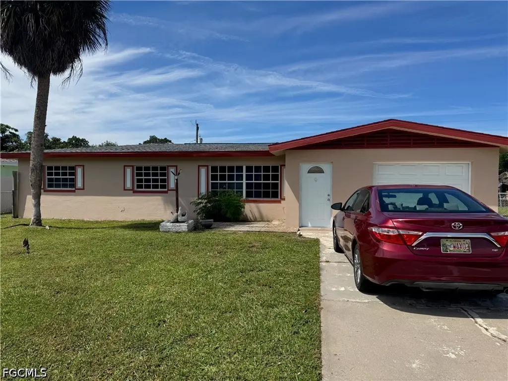 382 Ottumwa Avenue, Fort Myers, FL 33905 - #1