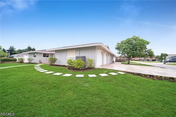 3702 SE 12th Place, Cape Coral, FL 33904