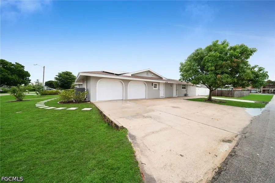 3702 SE 12th Place, Cape Coral, FL 33904 - #3