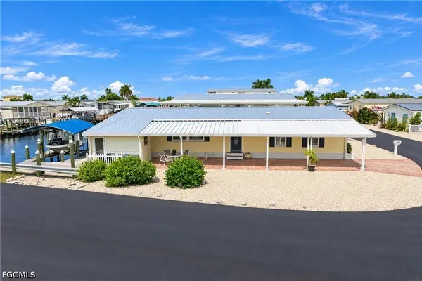 3055 Harpoon Lane, St James City, FL 33956