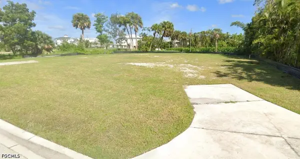 961 San Carlos Court, Fort Myers Beach, FL 33931