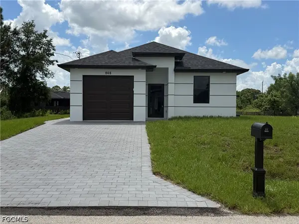 868 Carbon Street E, Lehigh Acres, FL 33974