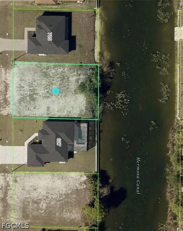 701 NW 8th Terrace, Cape Coral, FL 33993