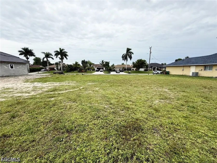 919 SW 28th Terrace, Cape Coral, FL 33914 - #3