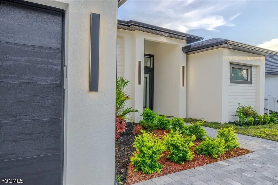 920 SE 5th Terrace, Cape Coral, FL 33990 - #3