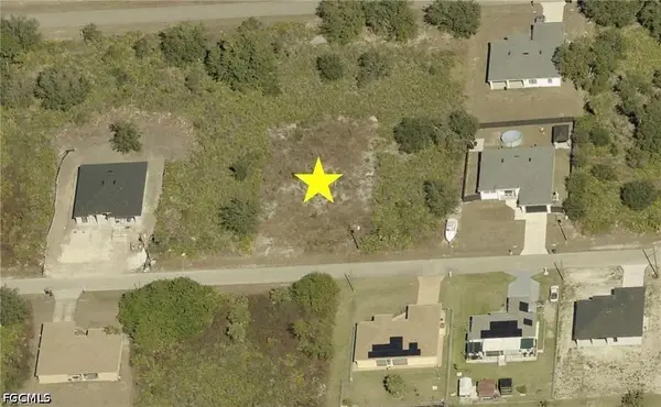 2706 65th Street W, Lehigh Acres, FL 33971
