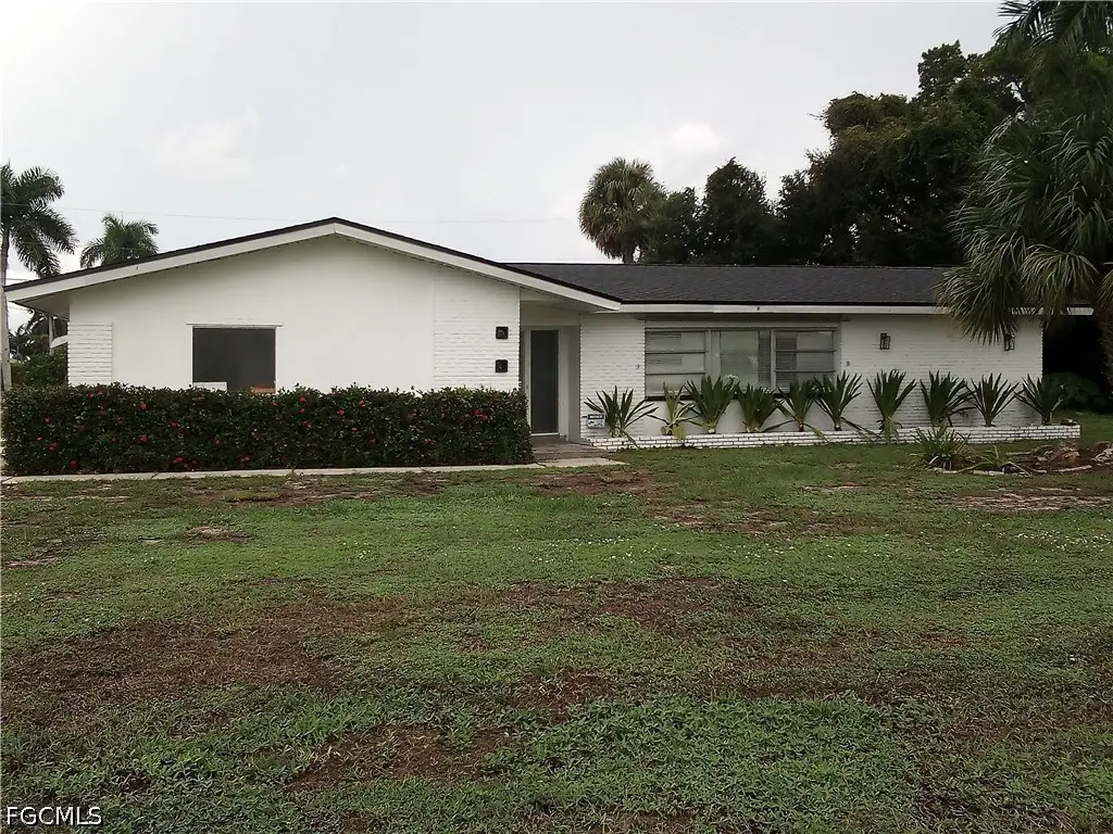 10300 Mcgregor Boulevard, Fort Myers, FL 33919 - #1