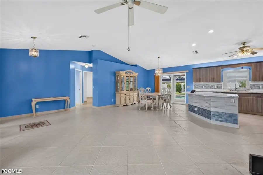 240 SE 28th Terrace, Cape Coral, FL 33904 - #2