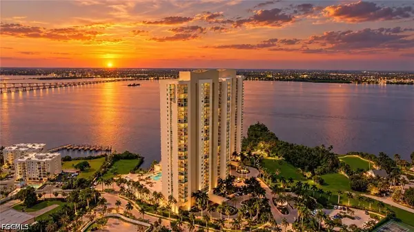 3000 Oasis Grand Boulevard #1401, Fort Myers, FL 33916