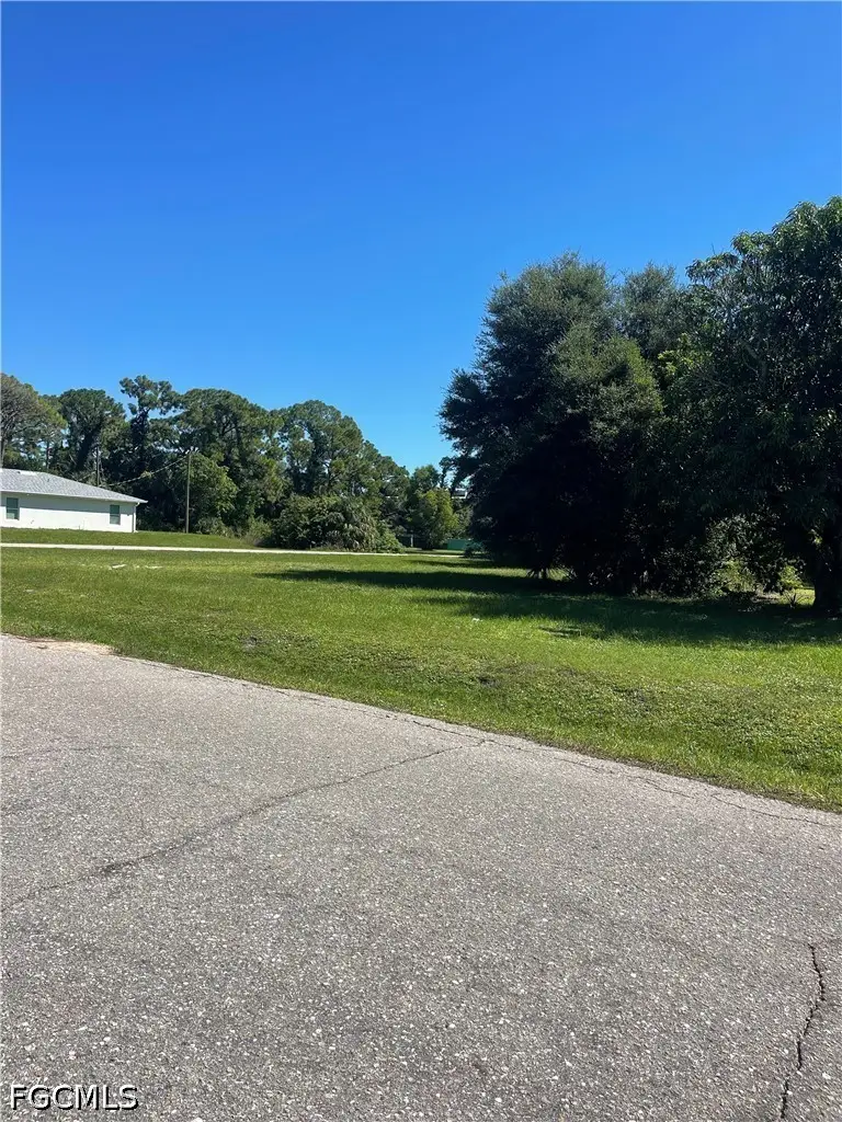 2901 Cocos Avenue, Fort Myers, FL 33901 - #2