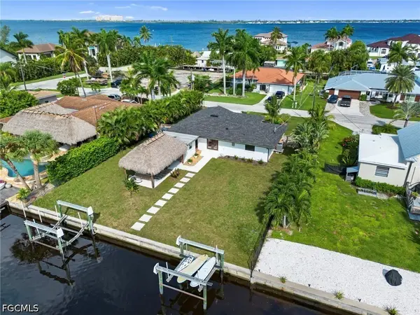 12755 Brewster Drive, Fort Myers, FL 33908