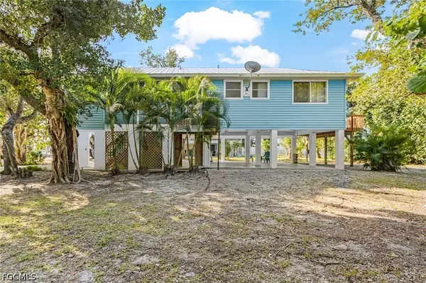 203 Chapel Street, Fort Myers Beach, FL 33931