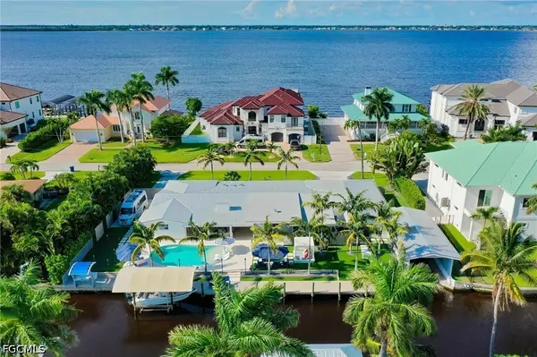 12743 Dennis Drive, Fort Myers, FL 33908