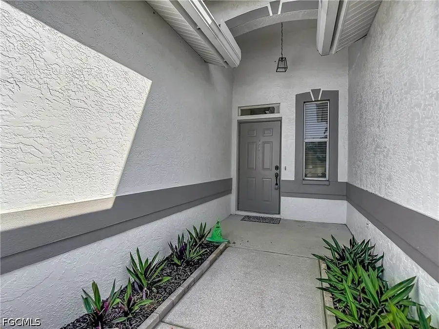 208 Stanhope Circle, Naples, FL 34104 - #2