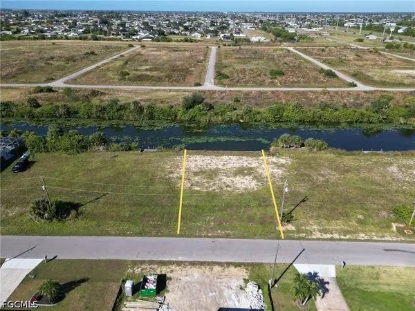 2214 NE 13th Avenue, Cape Coral, FL 33909