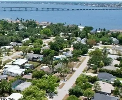 1306 Burtwood Drive, Fort Myers, FL 33901