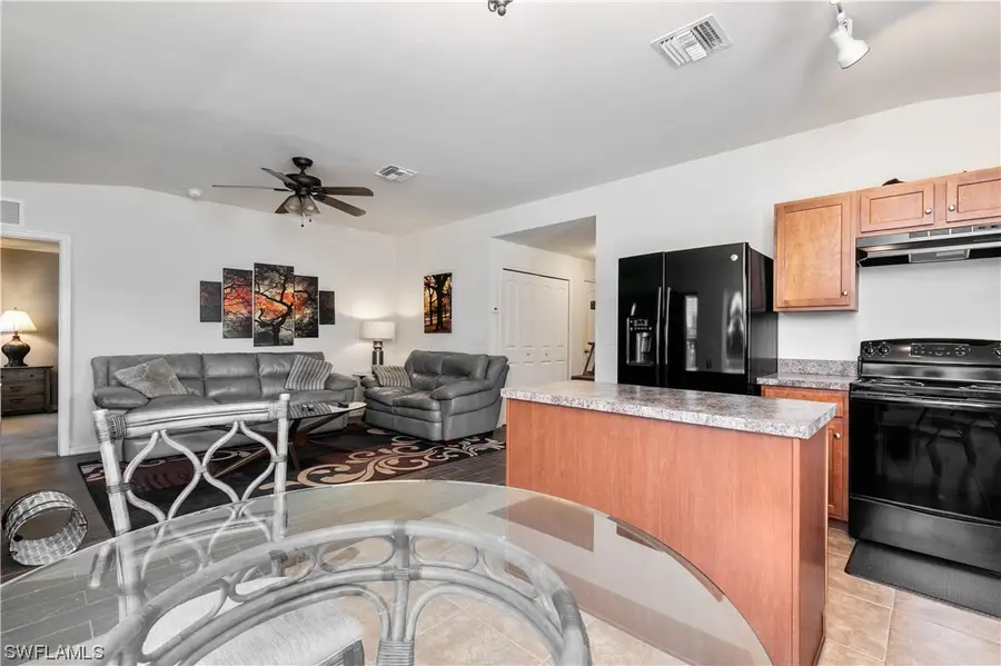 606 SE 2nd Terrace, Cape Coral, FL 33990 - Image #3