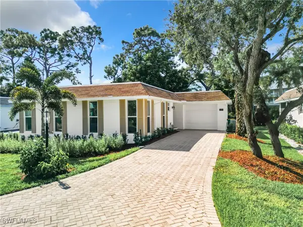 375 Carnaby Court #54, Naples, FL 34112