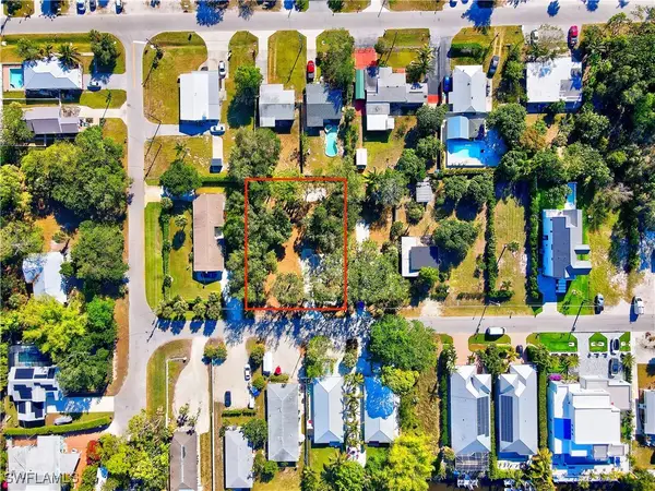 3054 Coco Avenue, Naples, FL 34112