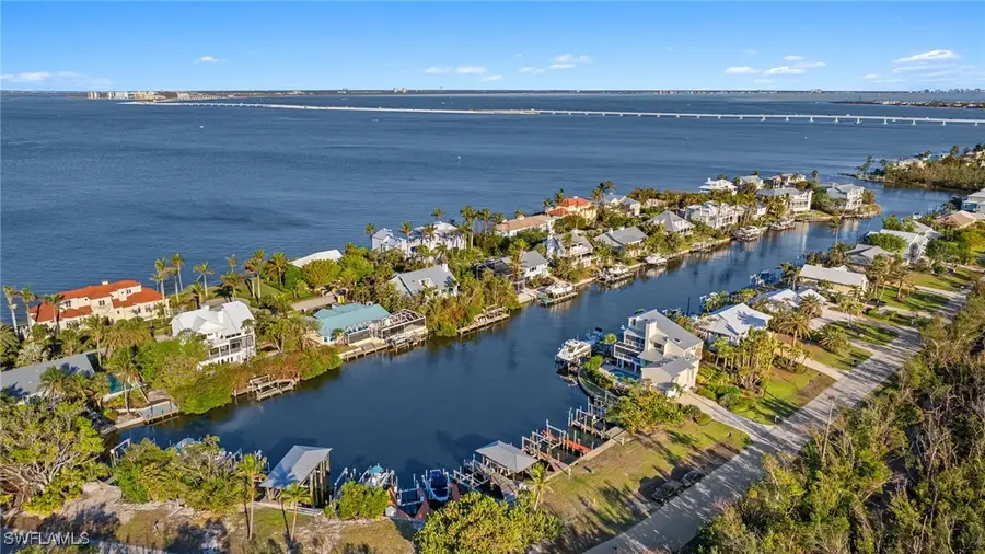 1290 Bay Drive, Sanibel, FL 33957 - Image #2