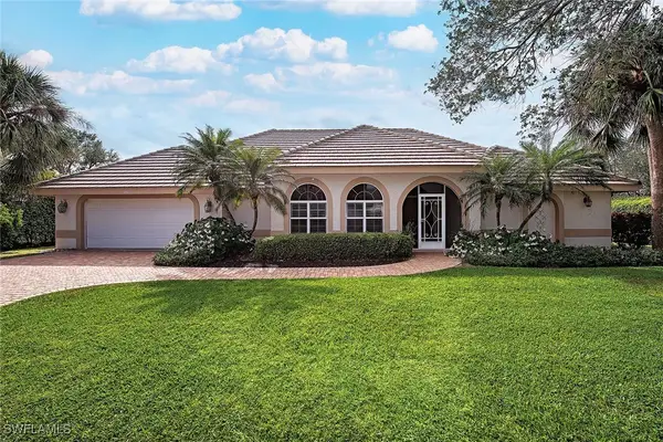 702 Willowwood Lane, Naples, FL 34108
