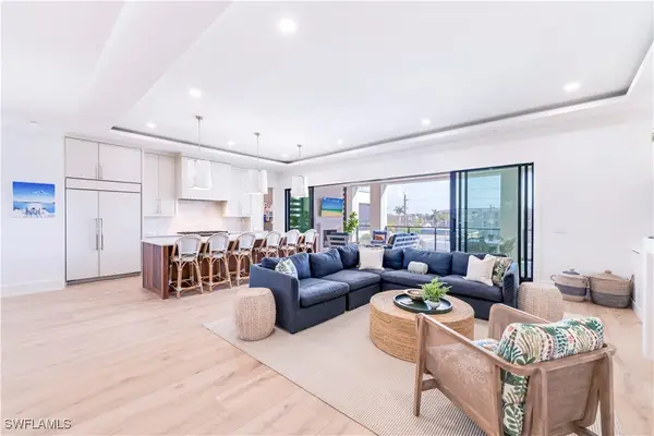 82 9th Street S #303, Naples, FL 34102