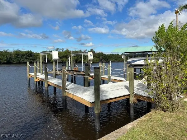 208 Sun Circle, Fort Myers, FL 33905