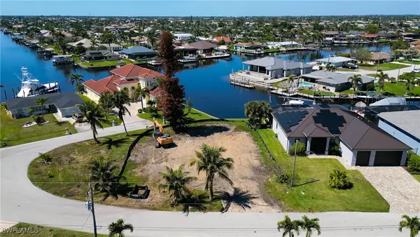 4964 Seville Court, Cape Coral, FL 33904