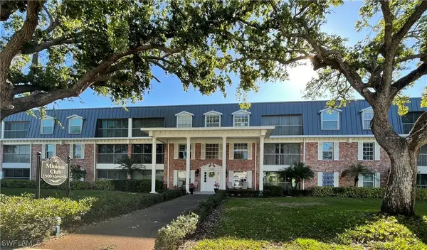 1900 Alamanda Drive #204, Naples, FL 34102