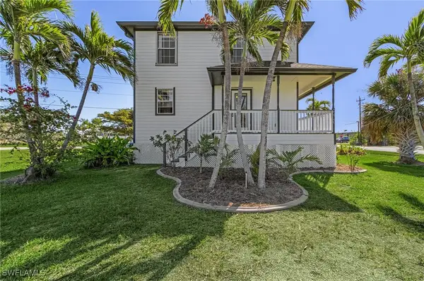 2420 Poinciana Avenue, St James City, FL 33956