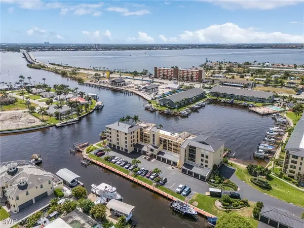 4647 SE 17th Place #103, Cape Coral, FL 33904