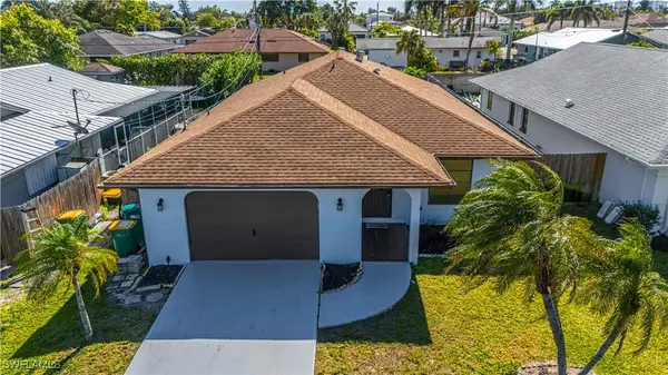 758 105th Avenue N, Naples, FL 34108