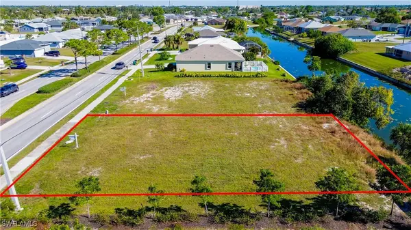 132 Nicholas Parkway E, Cape Coral, FL 33990