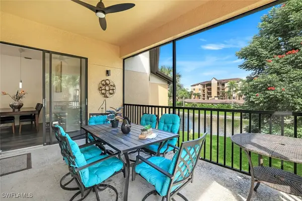178 Vintage Circle #M202, Naples, FL 34119