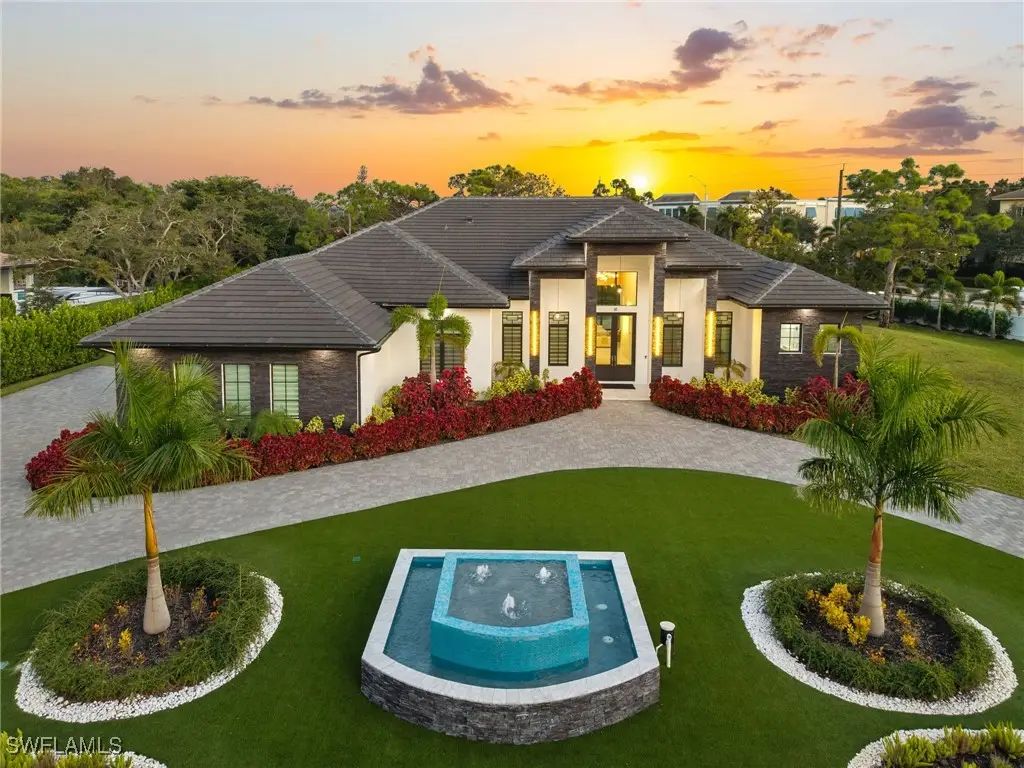 10 Caribbean Road, Naples, FL 34108 - Image #1