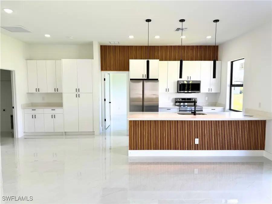 643 Knapp Street, Lehigh Acres, FL 33974 - Image #3