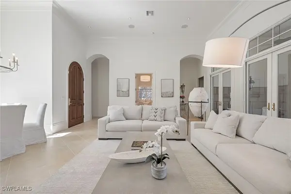 15655 Villoresi Way, Naples, FL 34110