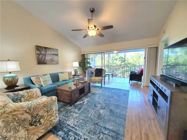 7105 Dennis Circle #E-302, Naples, FL 34104