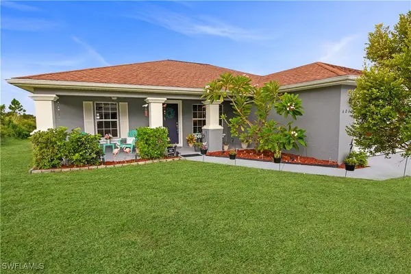 6005 Elaine Avenue N, Lehigh Acres, FL 33971