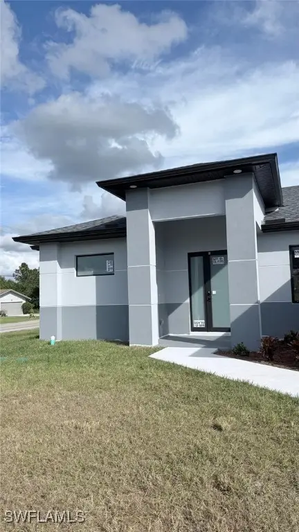 922 Richmond Avenue N, Lehigh Acres, FL 33972 - Image #3