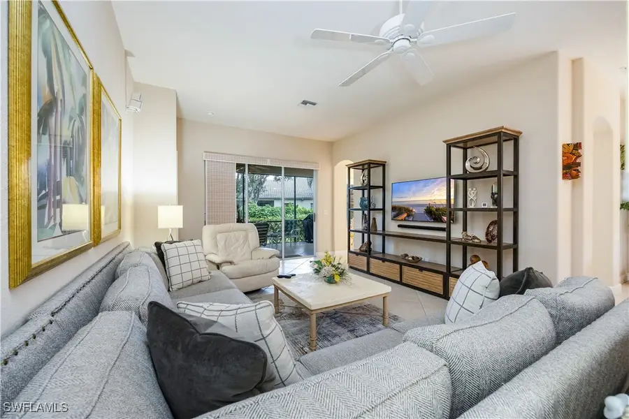 913 Vistana Circle #7, Naples, FL 34119 - Image #2