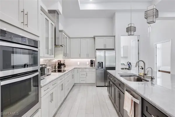 6423 Livingston Woods Lane, Naples, FL 34109