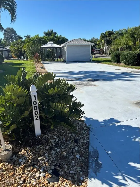 10002 Parkwood Drive, Fort Myers, FL 33905 - Image #3