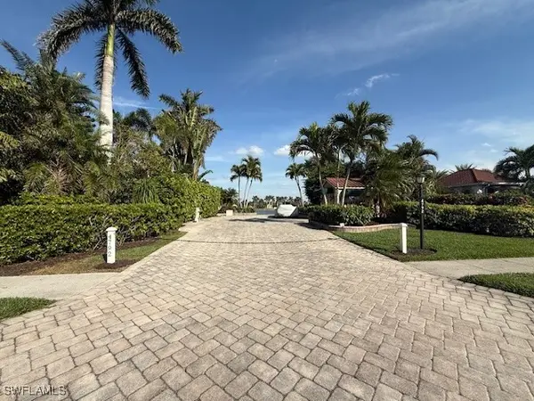 4792 Corian Court, Naples, FL 34114