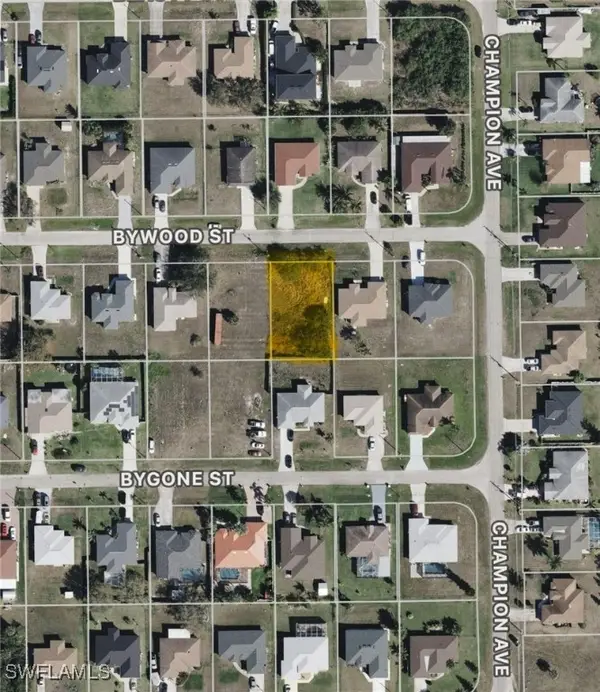 4905 Bywood Street, Lehigh Acres, FL 33971